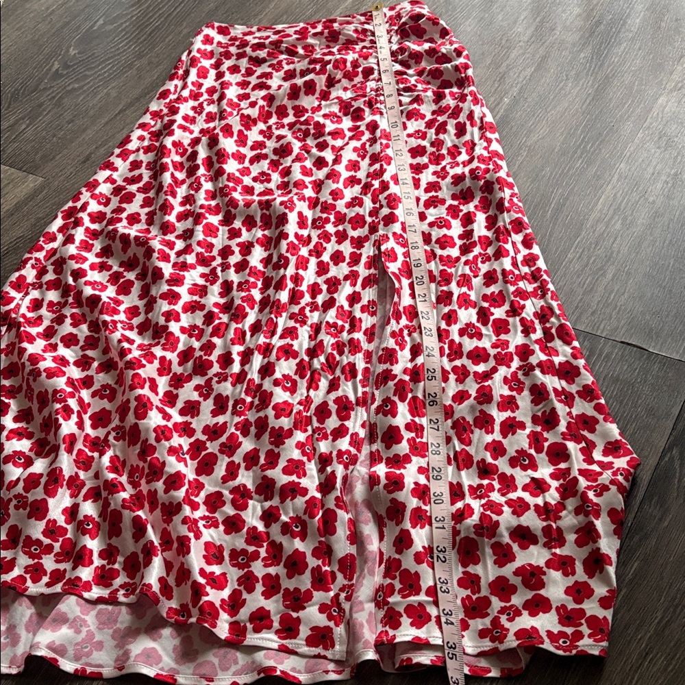 Anthropologie Floral Side-Slit Midi Skirt in Red and White - Picture 7 of 7